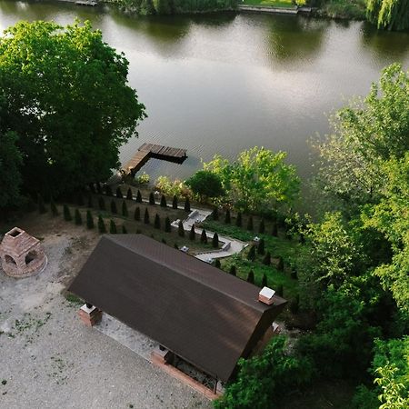 Madison Lake Villa Balotesti Exteriör bild